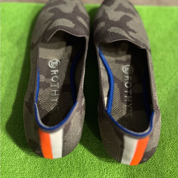 Rothys Tan Camo Loafer - Picture 6 of 6